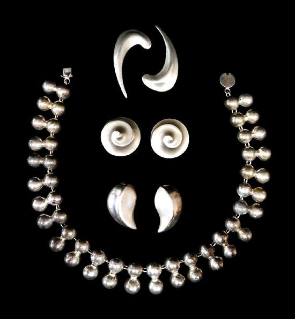 SILVER: SEVEN PIECES OF SILVER JEWELRY,