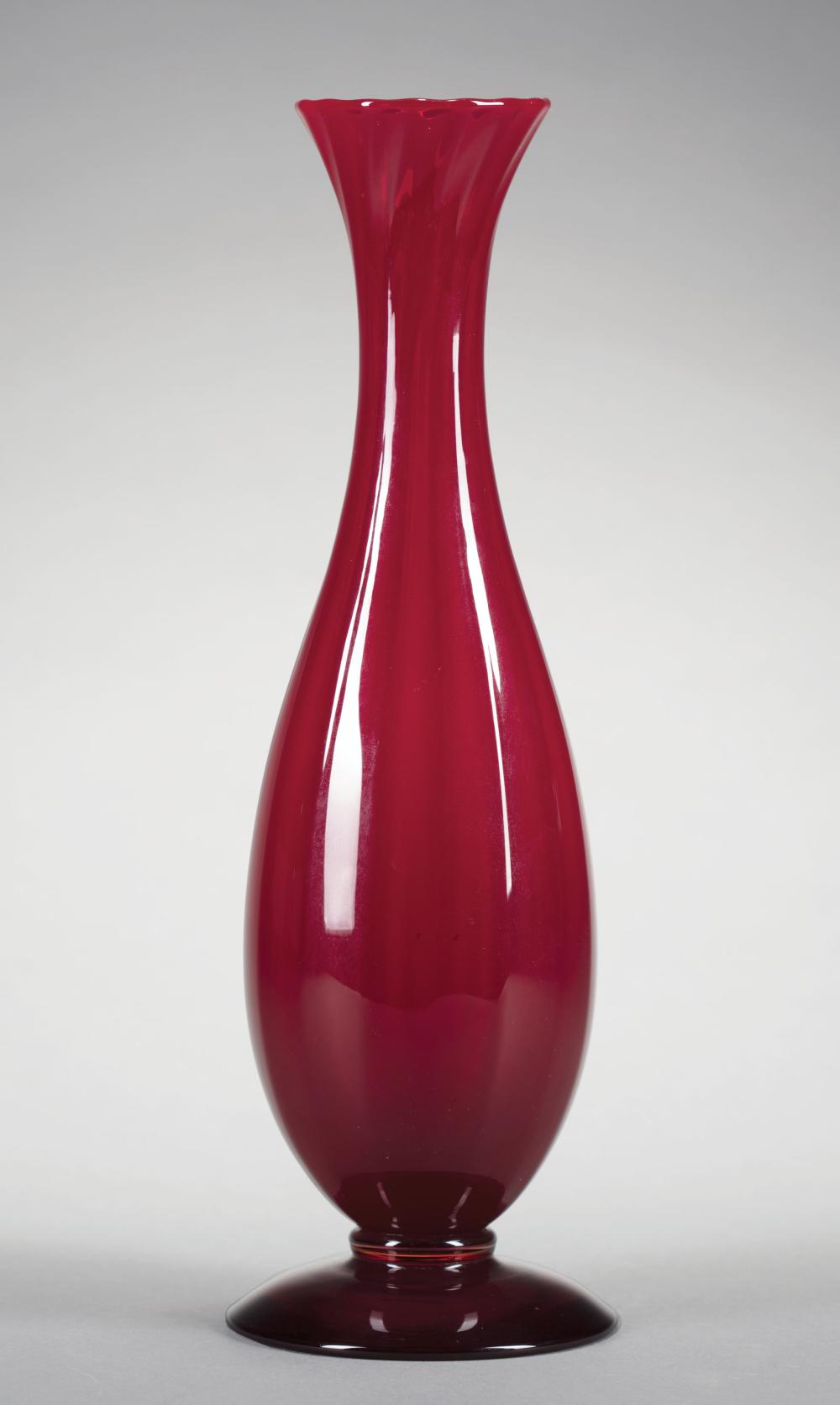 STEUBEN GLASS SELENIUM RUBY FOOTED 31c4c5