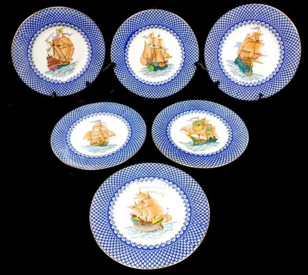 SIX WEDGWOOD DINNER PLATES, HAND-PAINTED