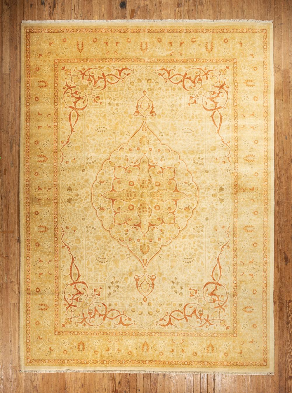 OUSHAK CARPETOushak Carpet , sand