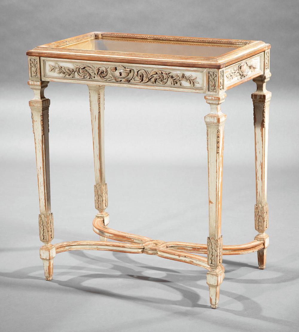 LOUIS XVI-STYLE CARVED CRèME PEINTE