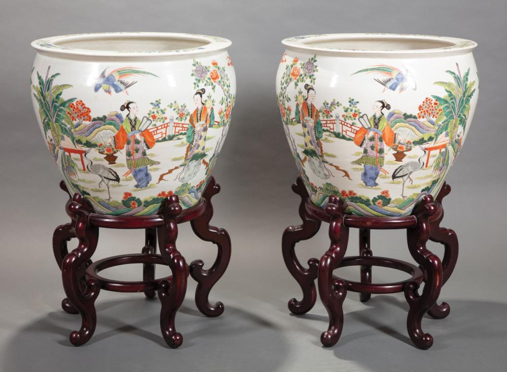 PAIR OF CHINESE FAMILLE ROSE PORCELAIN 31c72d