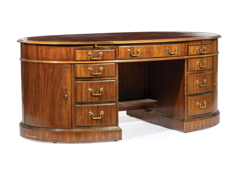 GEORGIAN STYLE MAHOGANY EXECUTIVE S 31c74e