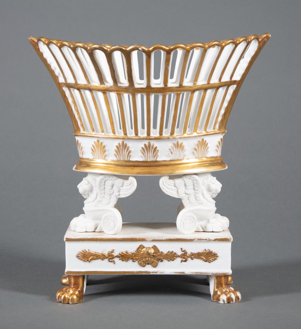 PARIS PORCELAIN PARCEL GILT CORBEILLEParis