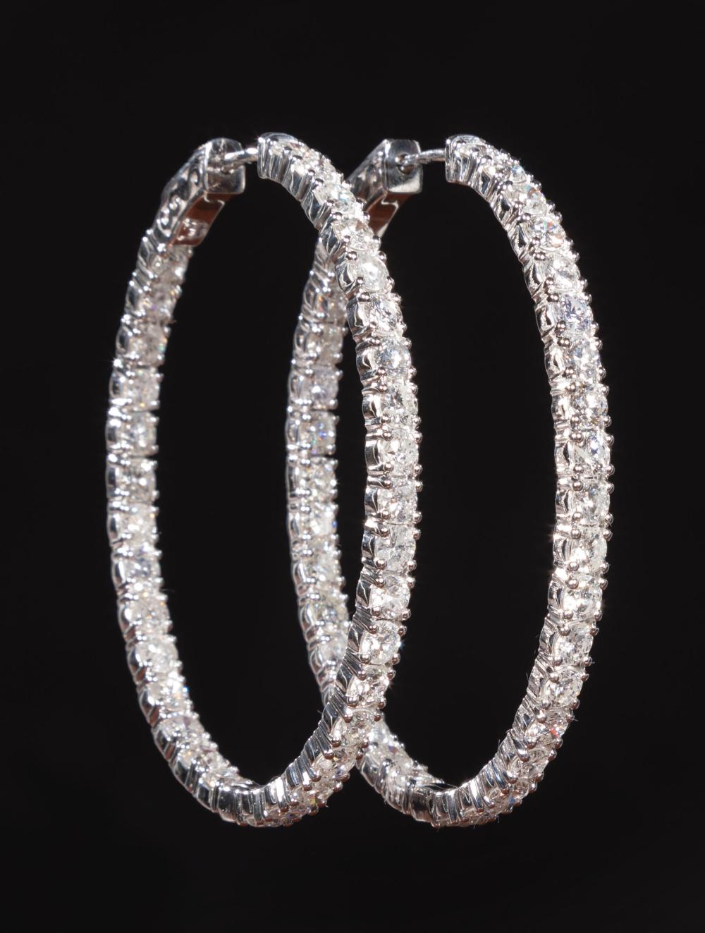 14 KT WHITE GOLD AND DIAMOND HOOP 31caee