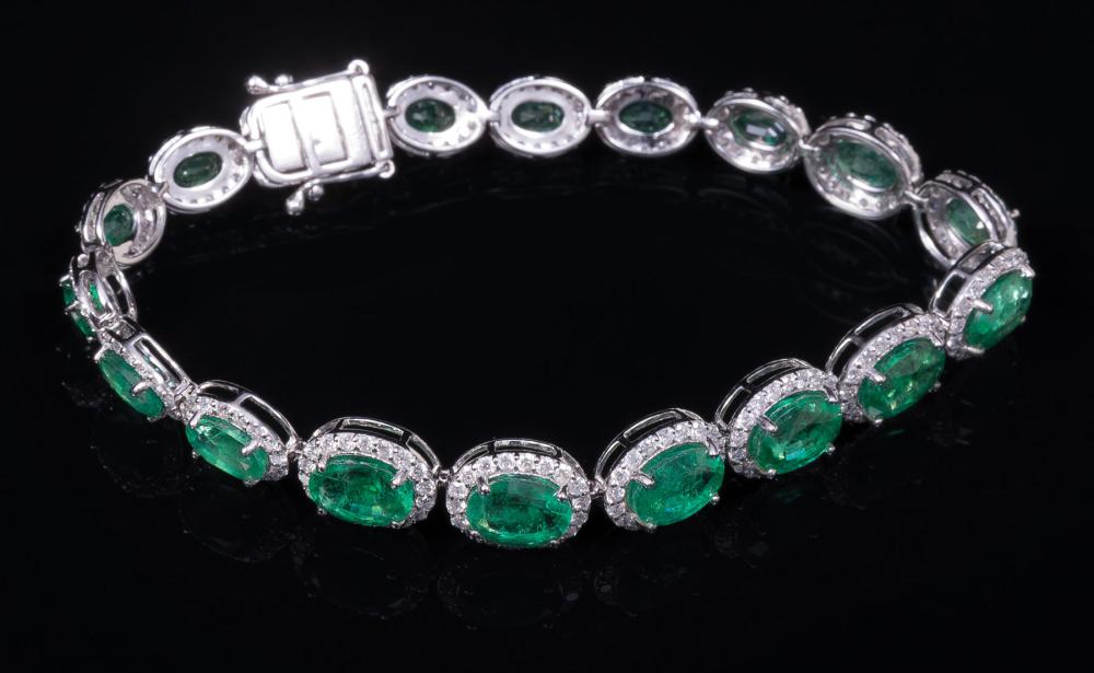 14 KT. WHITE GOLD, EMERALD AND