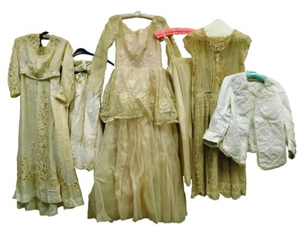 VINTAGE WOMENS CLOTHING, EIGHT PIECES,