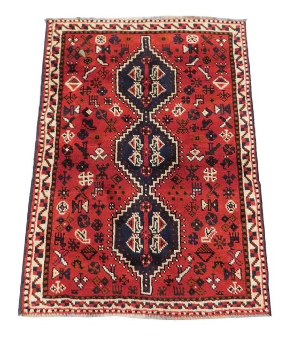 RUG RED AND WHITE ORIENTAL 4  31cd71