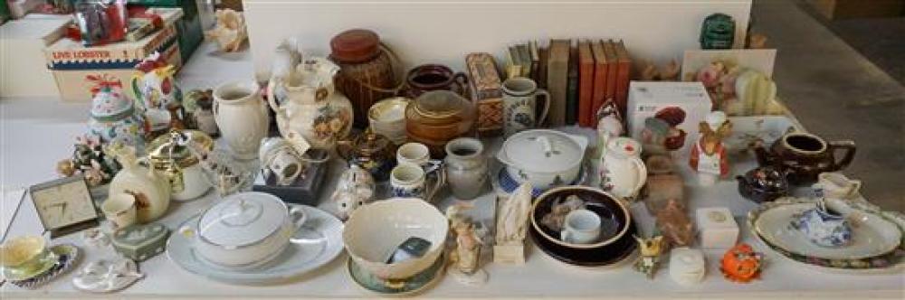 GROUP OF MOSTLY CERAMIC AND PORCELAIN 31f54d