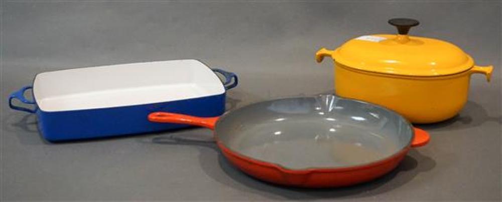 TWO LE CREUSET ENAMEL COOKING ARTICLES 31f55a