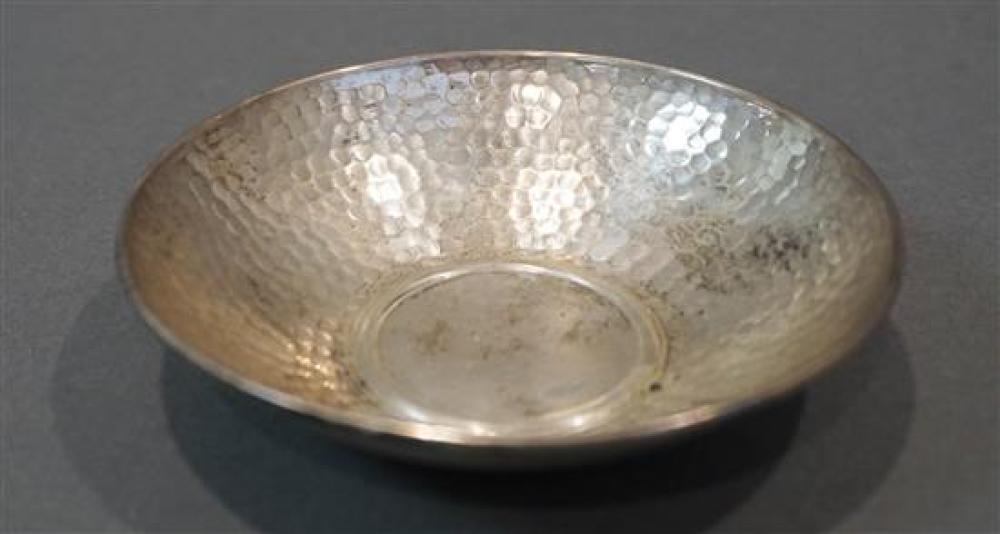 HAMMERED STERLING SILVER NUT DISH, 1.9