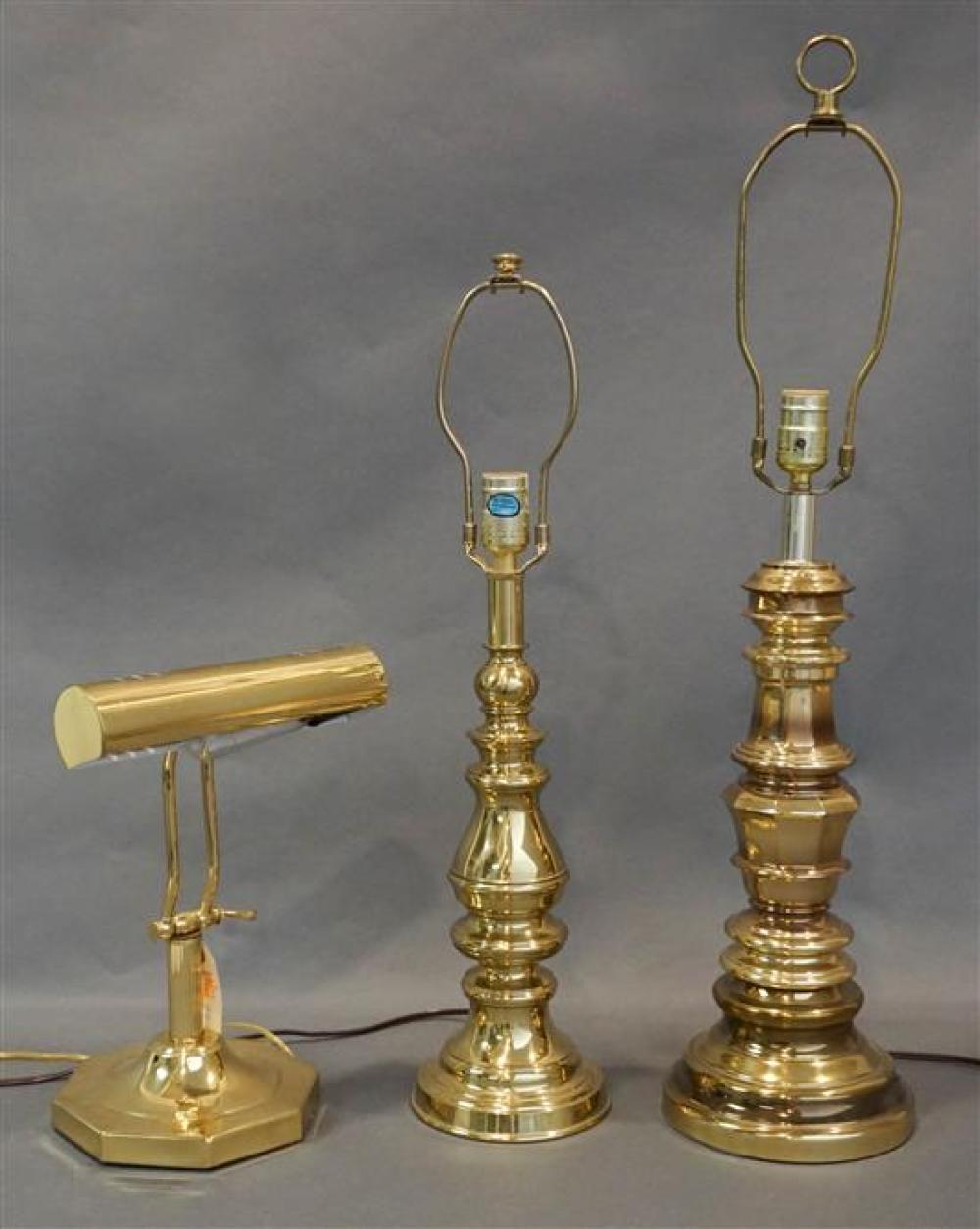 TWO ASSORTED BRASS TABLE LAMPS 31f5d1