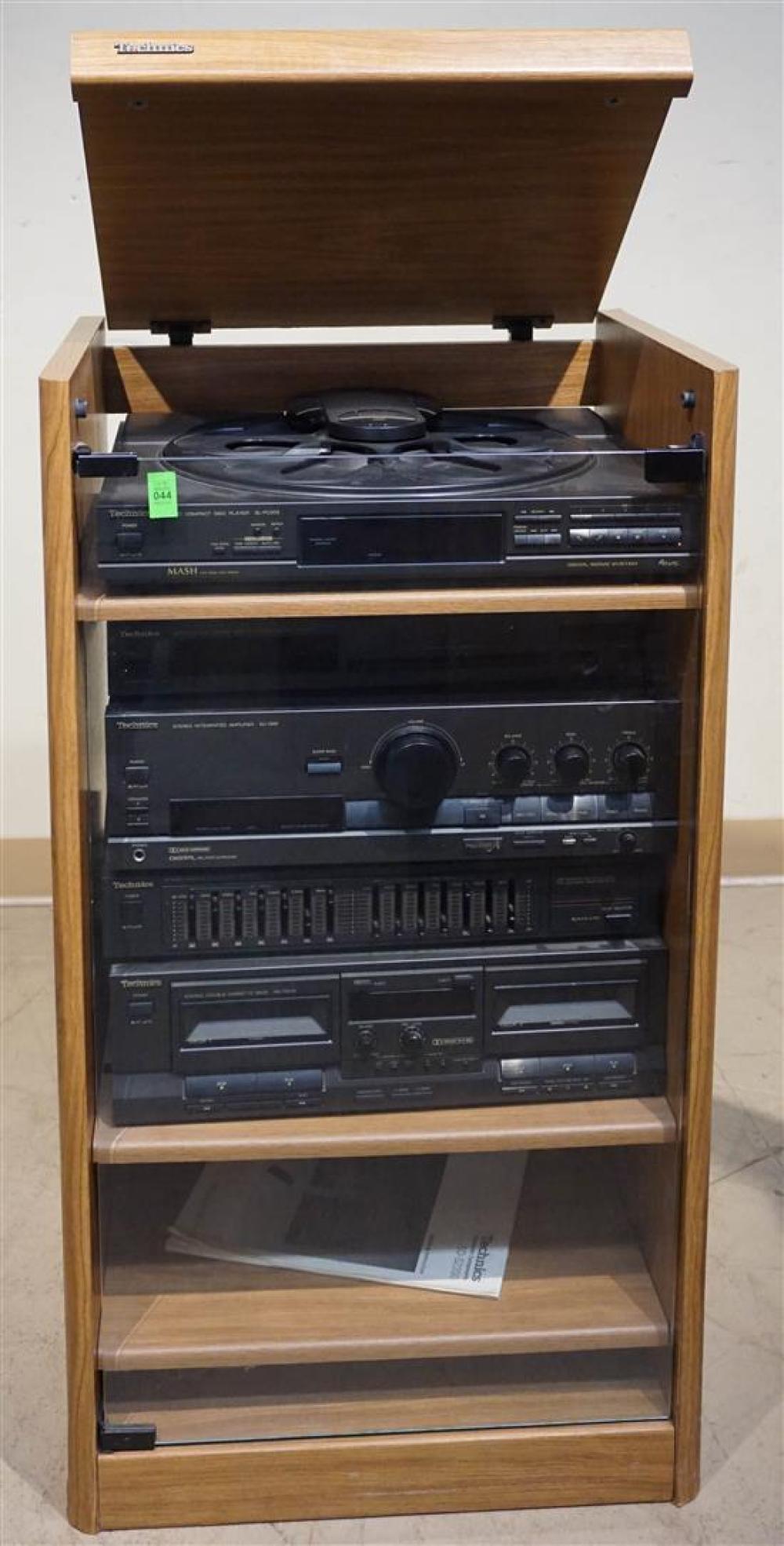 TECHNICS FOUR PIECE STEREO CABINET 31f5ee