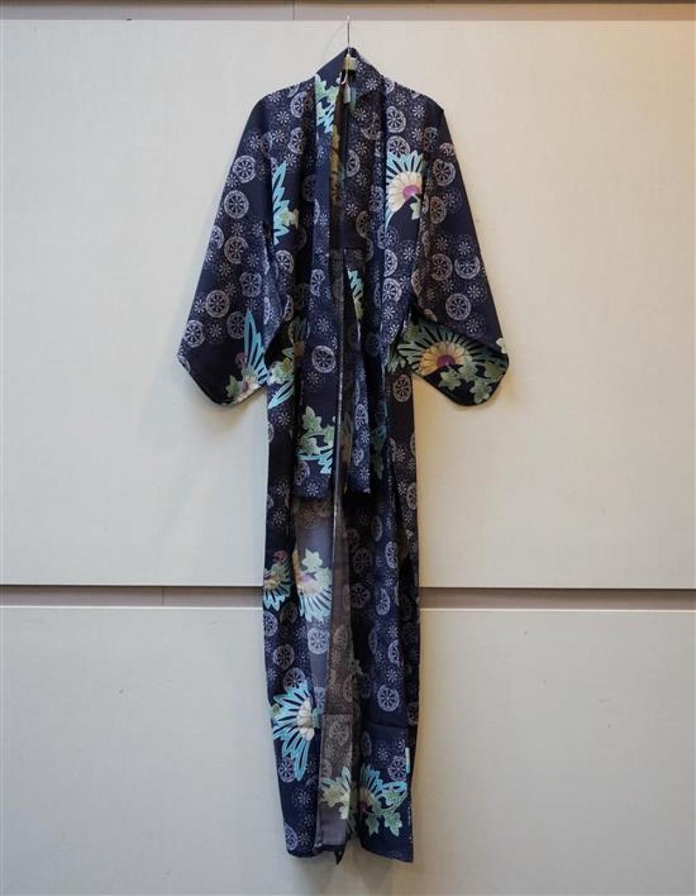 JAPANESE SILK KIMONOJapanese Silk Kimono