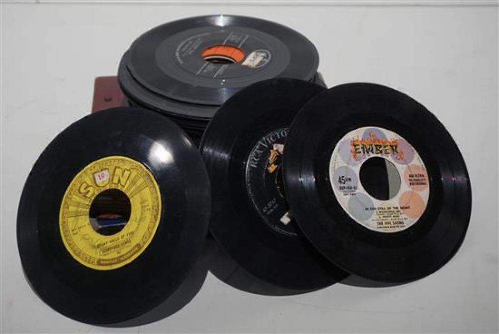 COLLECTION OF 45RPM RECORDS INCLUDING 31f720