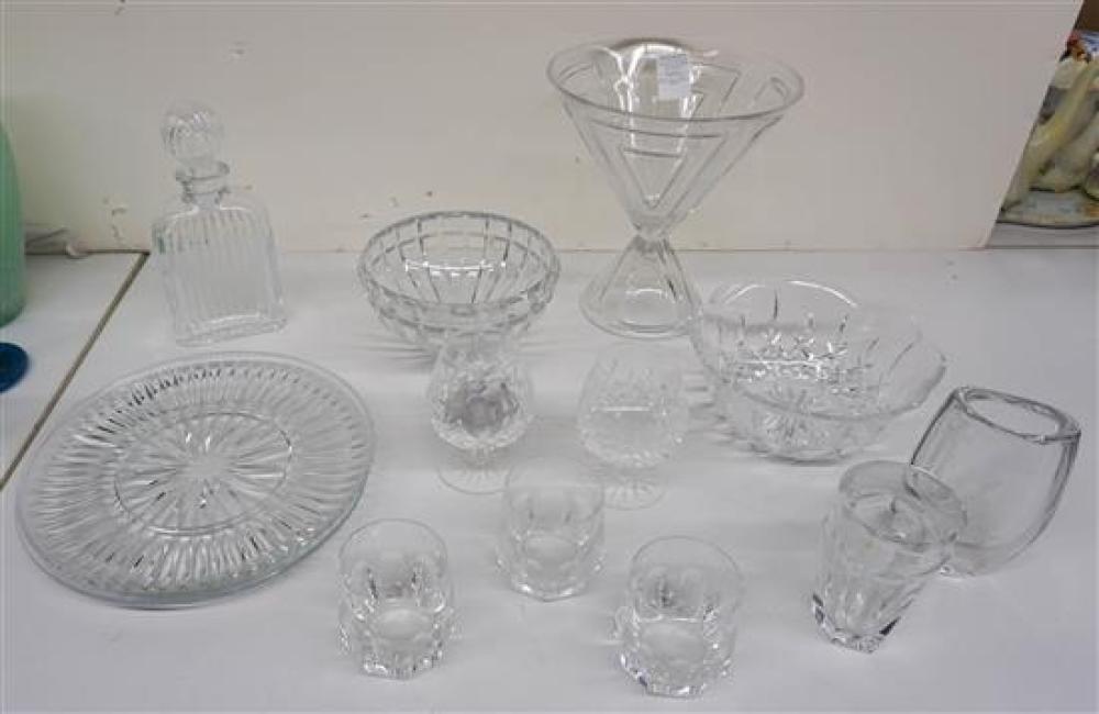 GROUP OF TWELVE CRYSTAL TABLE ARTICLES,