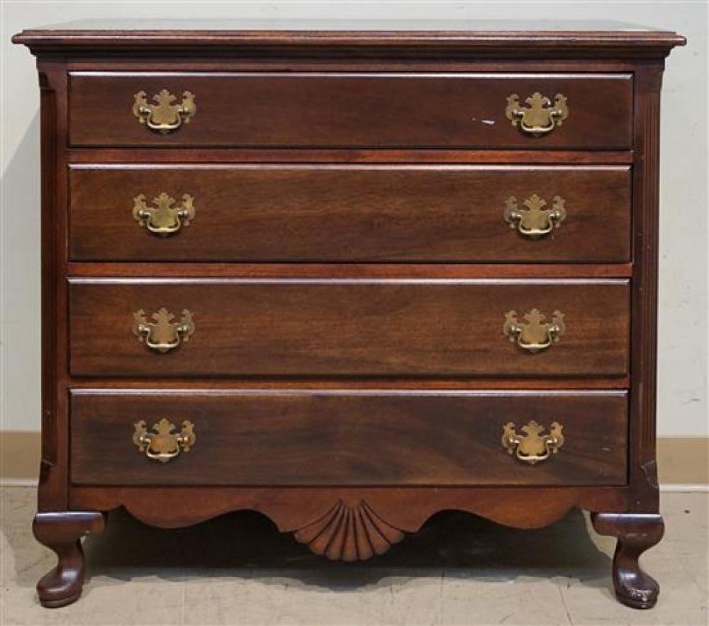 QUEEN ANNE STYLE MAHOGANY FOUR DRAWER 31f781
