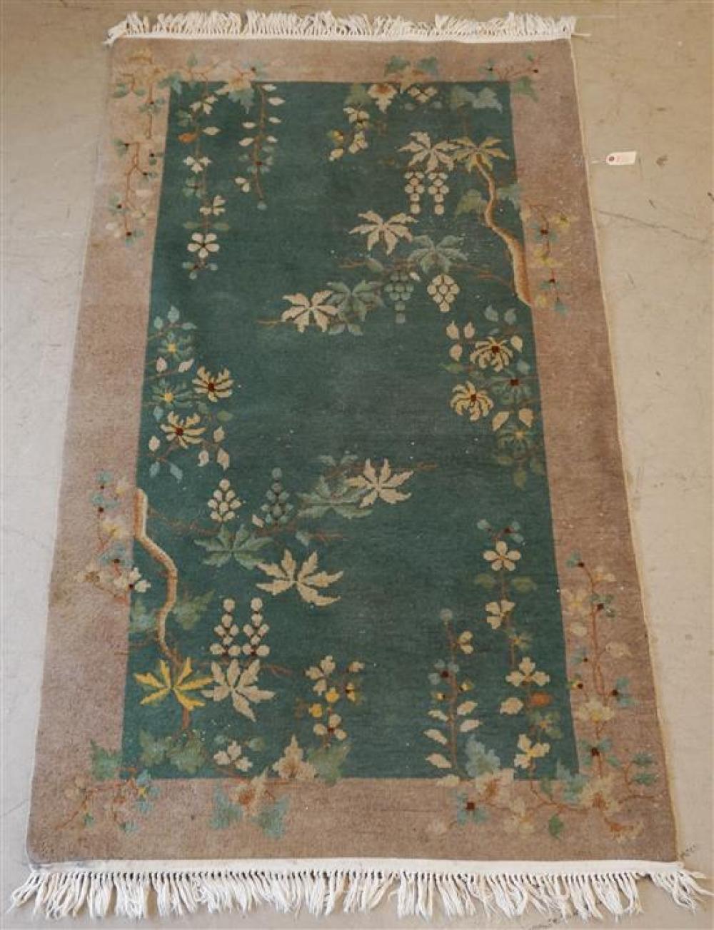 CHINESE RUG 6 FT 9 IN X 4 FTChinese 31f861