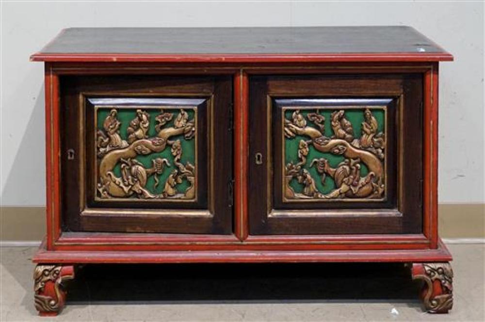 CHINESE PARCEL GILT AND PAINTED