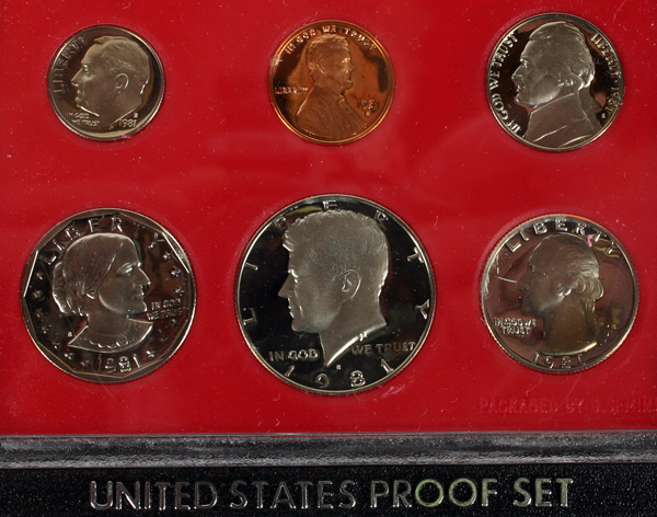 Five 1981 U S Mint Proof Sets 4ff42