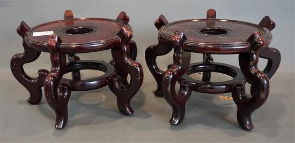 PAIR OF CHINESE HARDWOOD STANDSPair 31f8a0