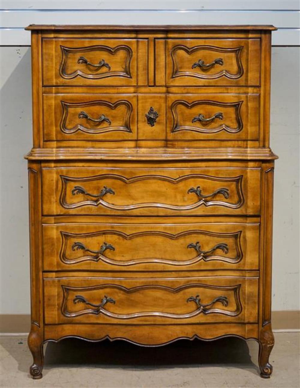 PROVINCIAL STYLE FRUITWOOD CHEST