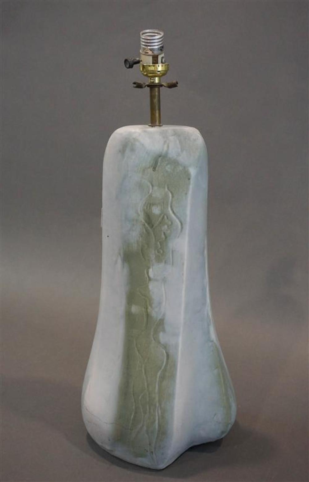 CONTEMPORARY POTTERY TABLE LAMP  31fa01