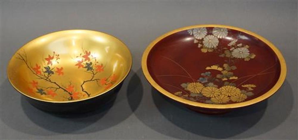 TWO JAPANESE FLORAL DECORATED LAQUERED 31fa2a