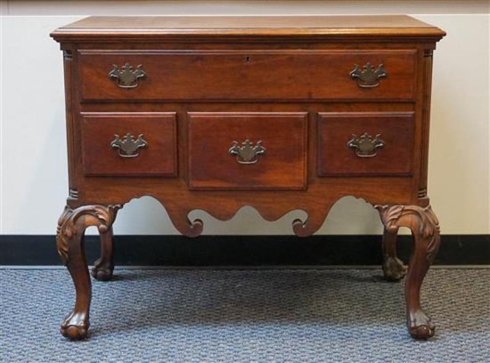 CHIPPENDALE STYLE MAHOGANY LOWBOYChippendale