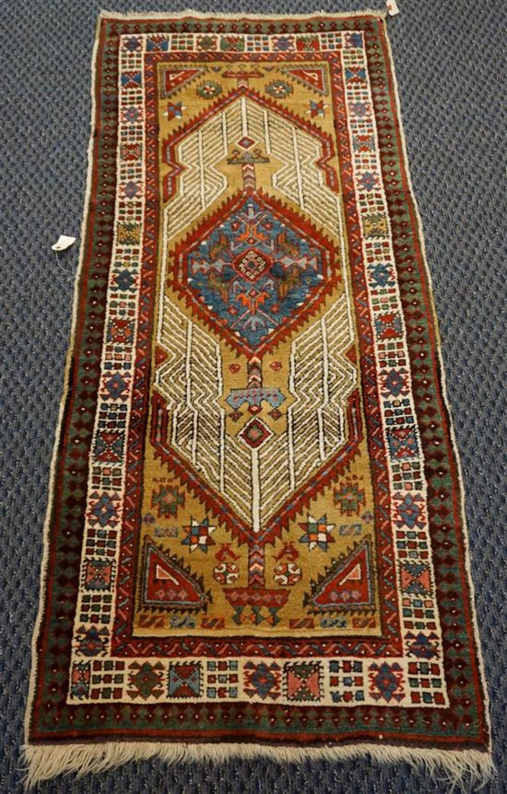 SERAB RUG 6 FT 5 IN X 2 FT 8 INSerab 31fa6a