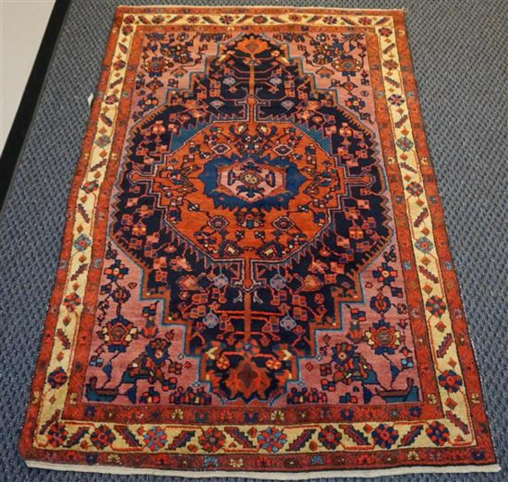 HAMADAN RUG, 7 FT X 4 FT 6 INHamadan