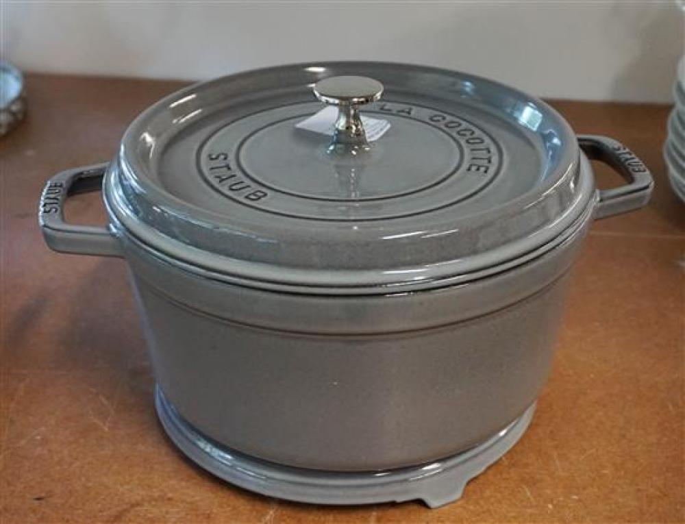 STAUB 10-1/4-INCH GRAY ENAMEL CAST