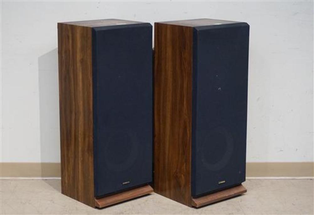 PAIR OF FISHER MODEL STV873 WALNUT 31fb92