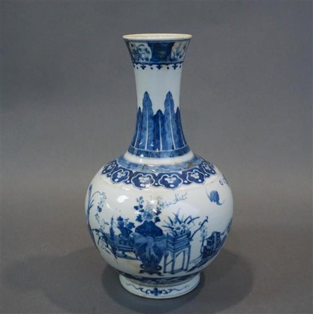 CHINESE BLUE AND WHITE PORCELAIN 31fbd5