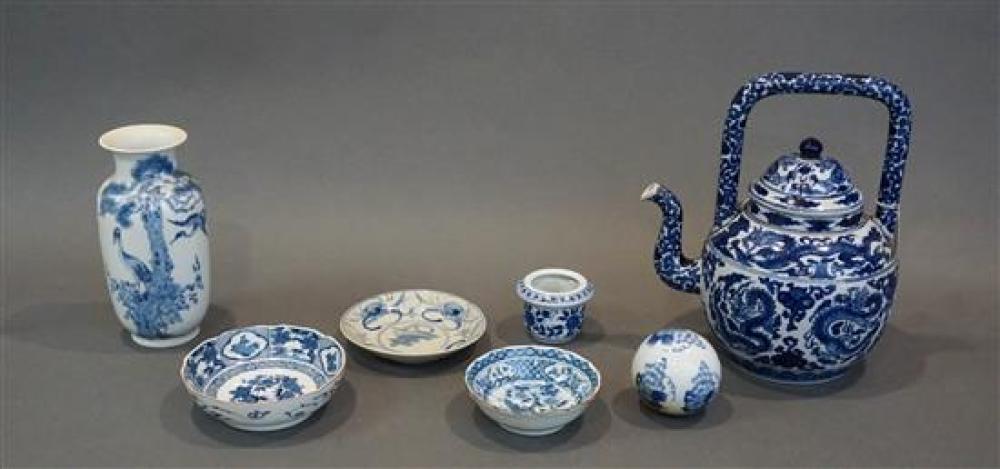 CHINESE BLUE AND WHITE PORCELAIN 31fbe2