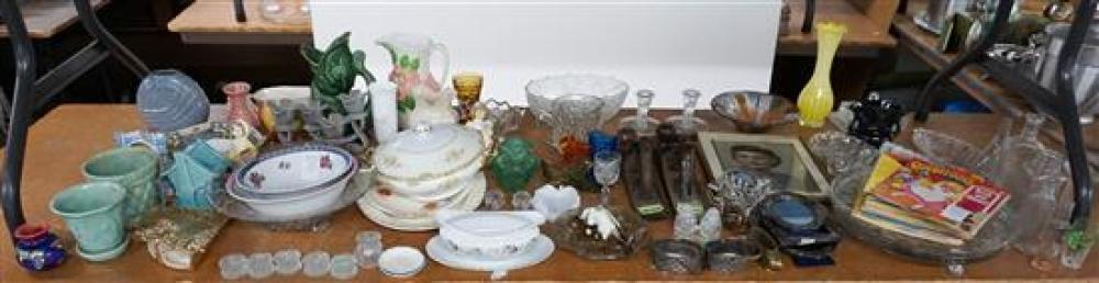 GROUP OF GLASS AND PORCELAIN BOWLS,