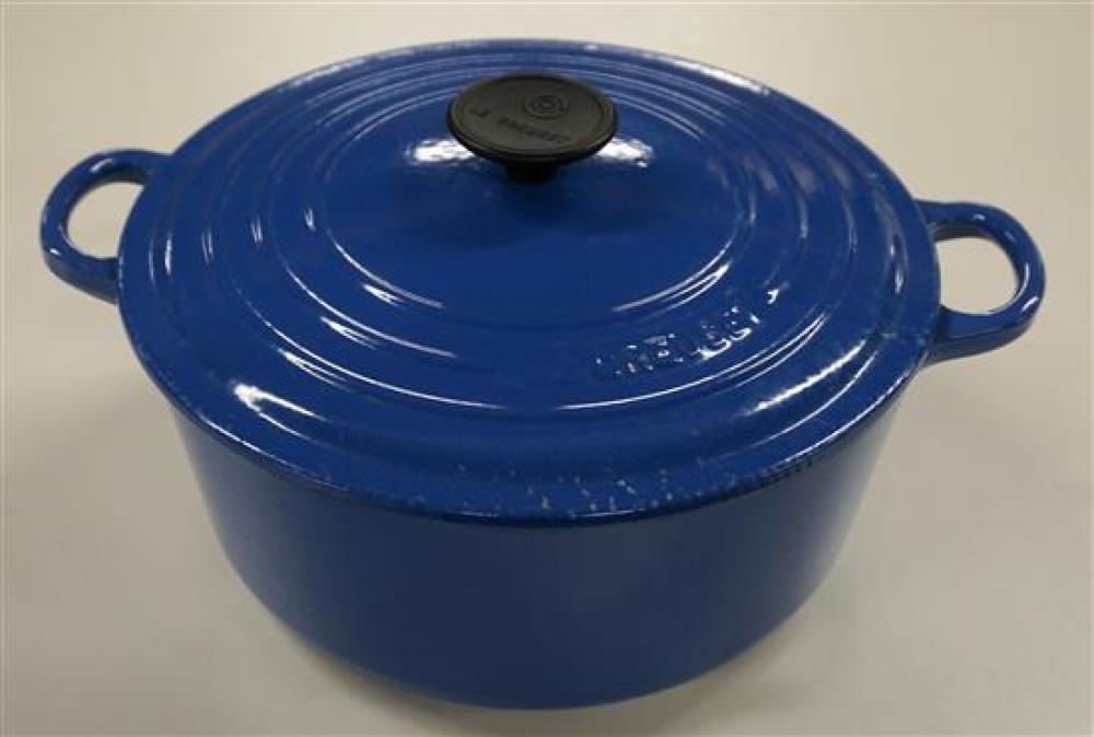 LE CREUSET 5-1/2 QUART BLUE ENAMEL