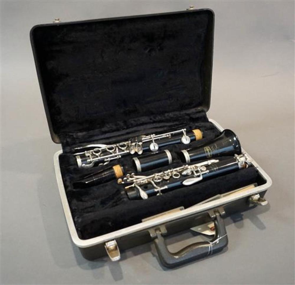 BUNDY CLARINET, WITH CASEBundy