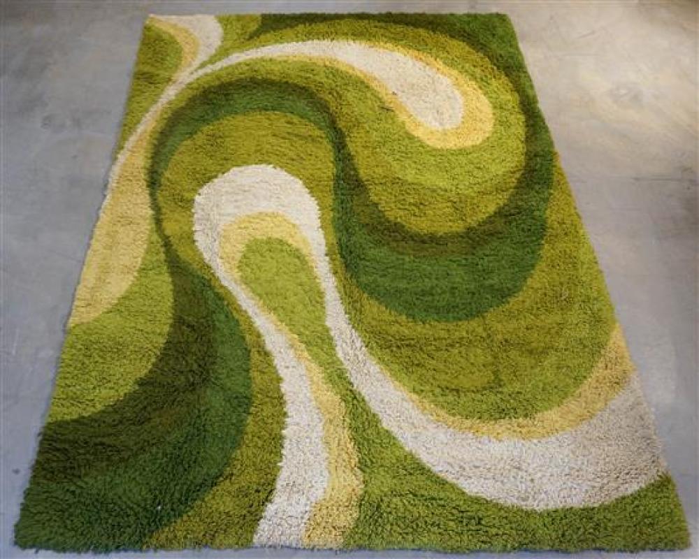 MID-CENTURY SHAG CARPET, 11 FT