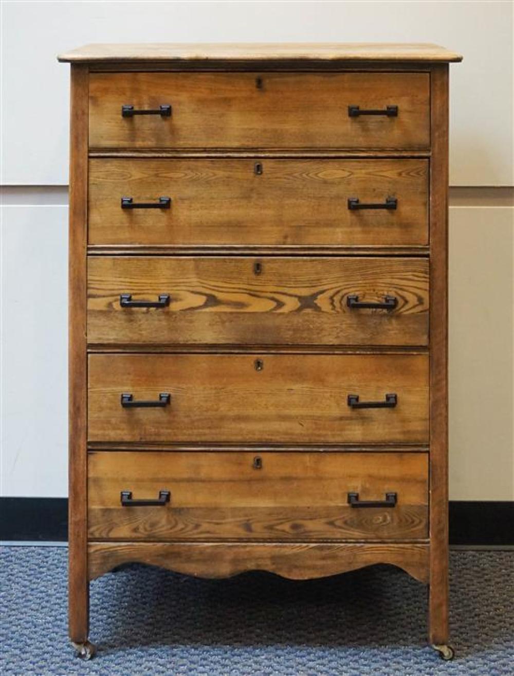 OAK CHEST OF DRAWERSOak Chest of