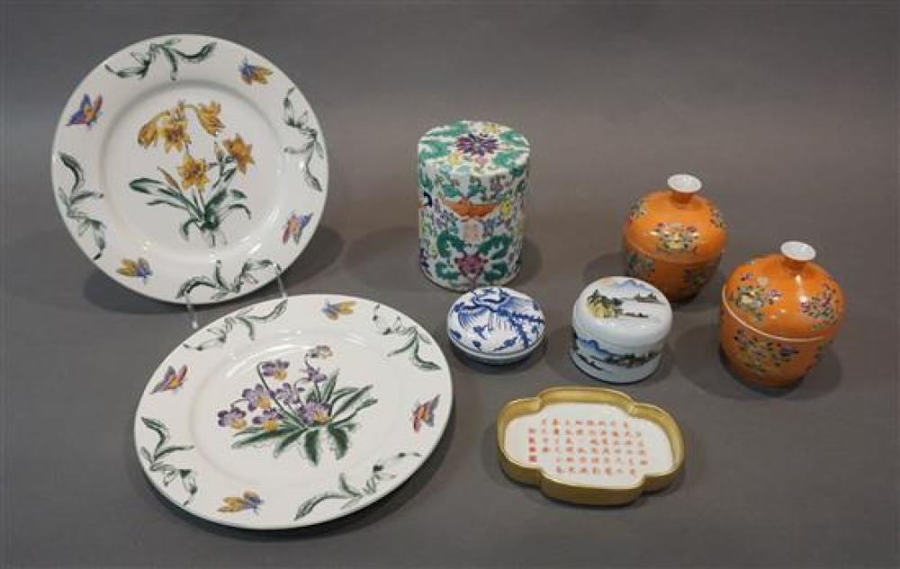 GROUP OF EIGHT CHINESE PORCELAIN 320079