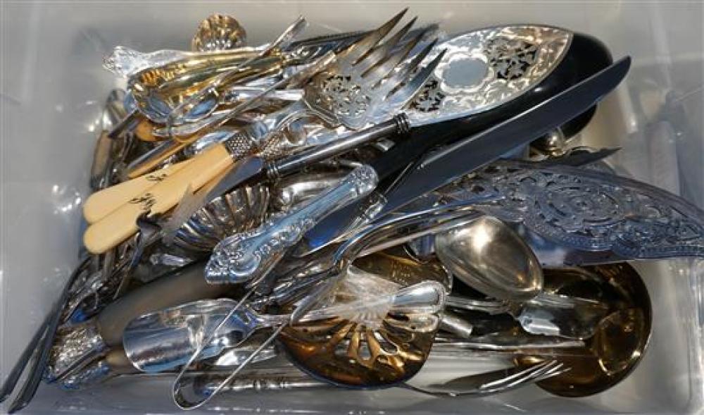 GROUP OF ASSORTED SILVER PLATE 3200f3