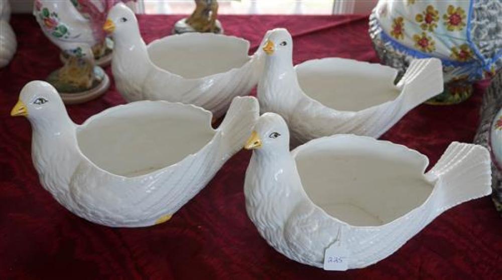 FOUR ITALIAN DOVE OPEN DISHESFour