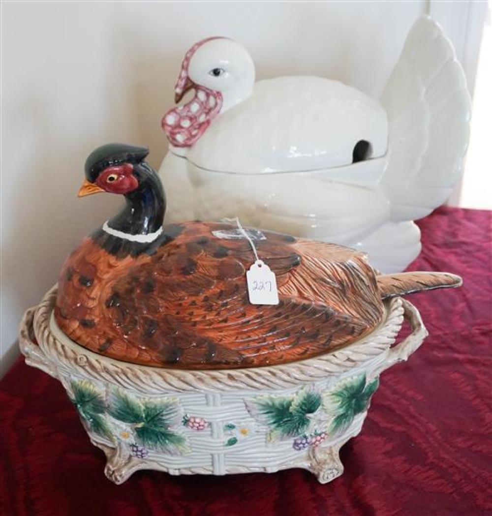 TWO CERAMIC TURKEY COVERED SOUP 3201a7