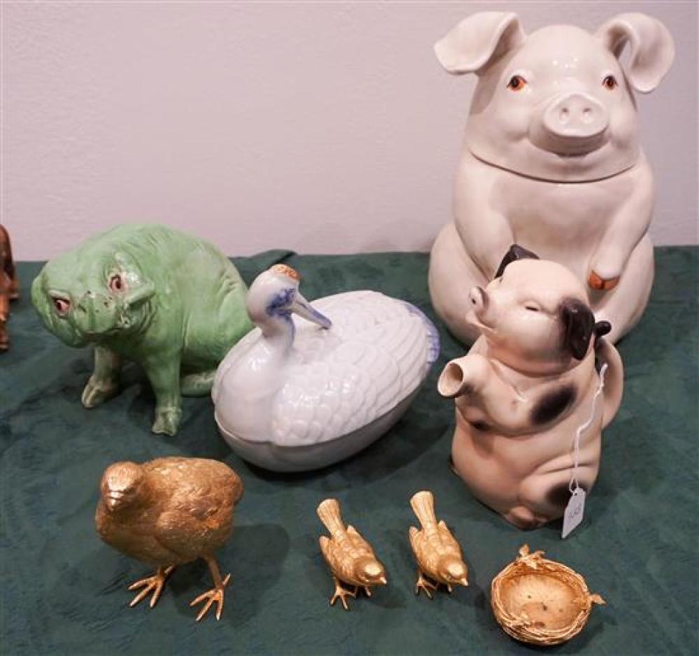 GROUP OF PIG AND BIRD CERAMIC AND 32020c