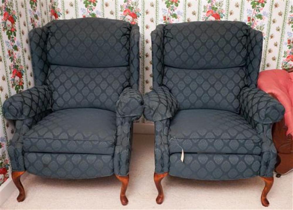 PAIR QUEEN ANNE STYLE UPHOLSTERED 32025c