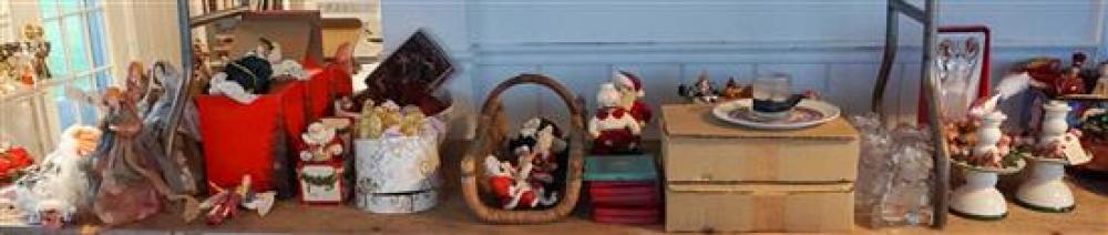 GROUP OF CHRISTMAS DECORATIONSGroup 3202d4