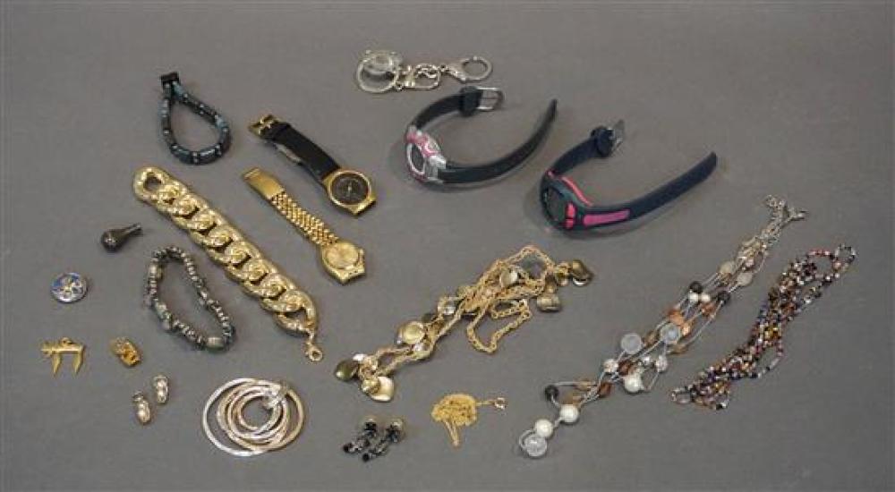 SMALL COLLECTION OF COSTUME JEWELRY
