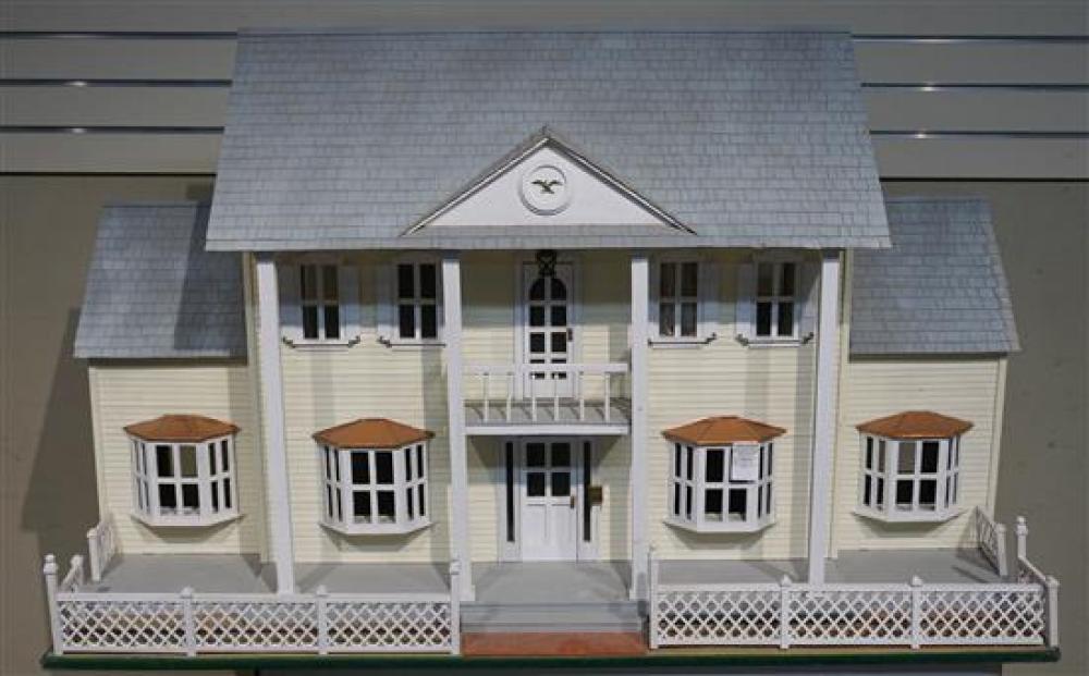 VICTORIAN STYLE DOLLHOUSEVictorian 32033e