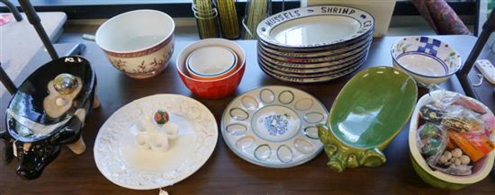 GROUP WITH ASSORTED CERAMIC PLATTERS,